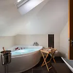 Сasa de vacaciones Downtown Pool House