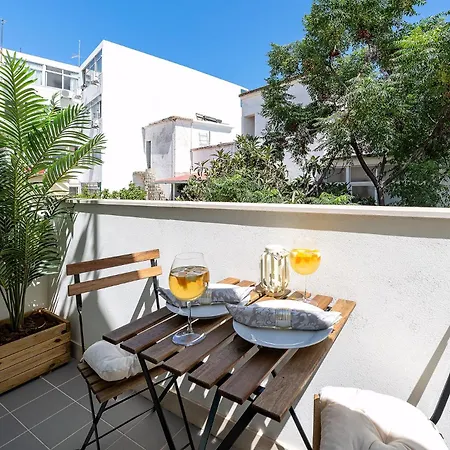 Downtown Pool House Faro